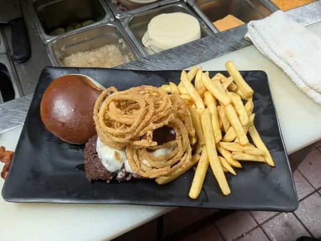 Ol' Hickory Burger.